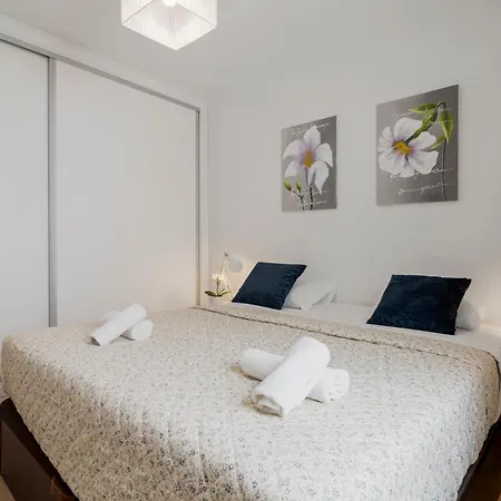 Appartement And Cozy Near The By Costarentals - Ref 117 *