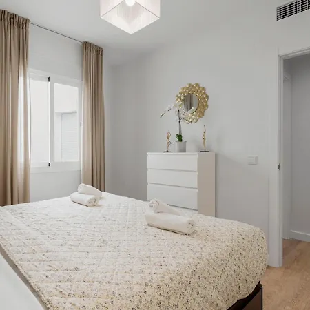 Апартаменты Cozy Near The By Costarentals - Ref 117