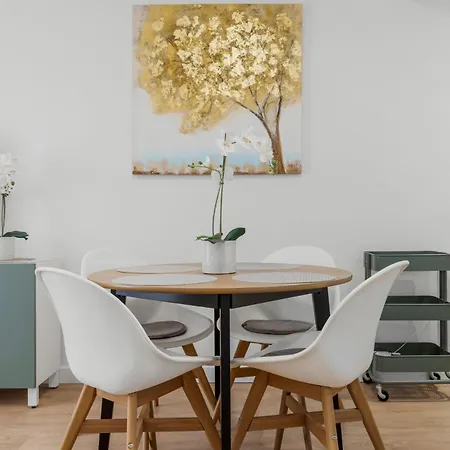 Апартаменты Cozy Near The By Costarentals - Ref 117